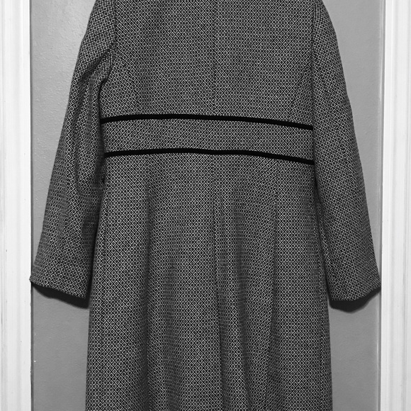 Liz Claiborne Suits Petite Collections Wool Coat - Picture 7 of 9